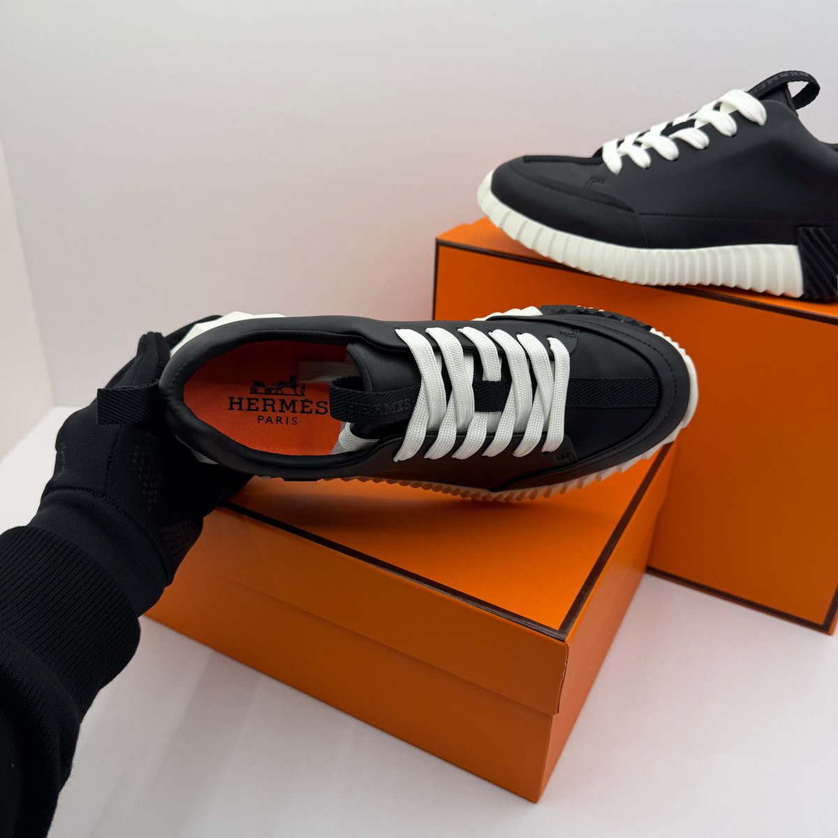 SNEAKER HERMES PRETO/BRANCO | MÁXIMA QUALIDADE 2026 ⚫️⚪️