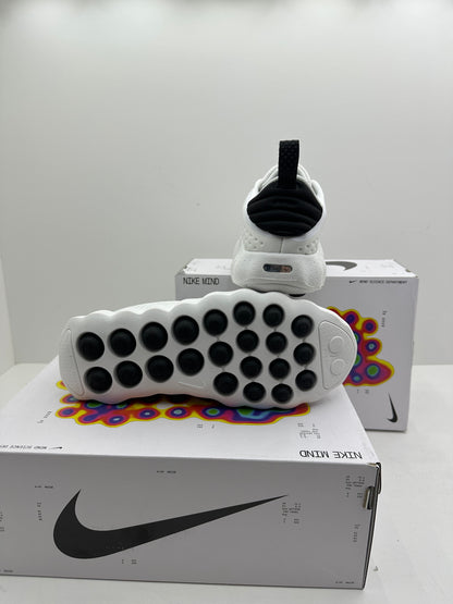 Zapatilla Nike Mind White & Black