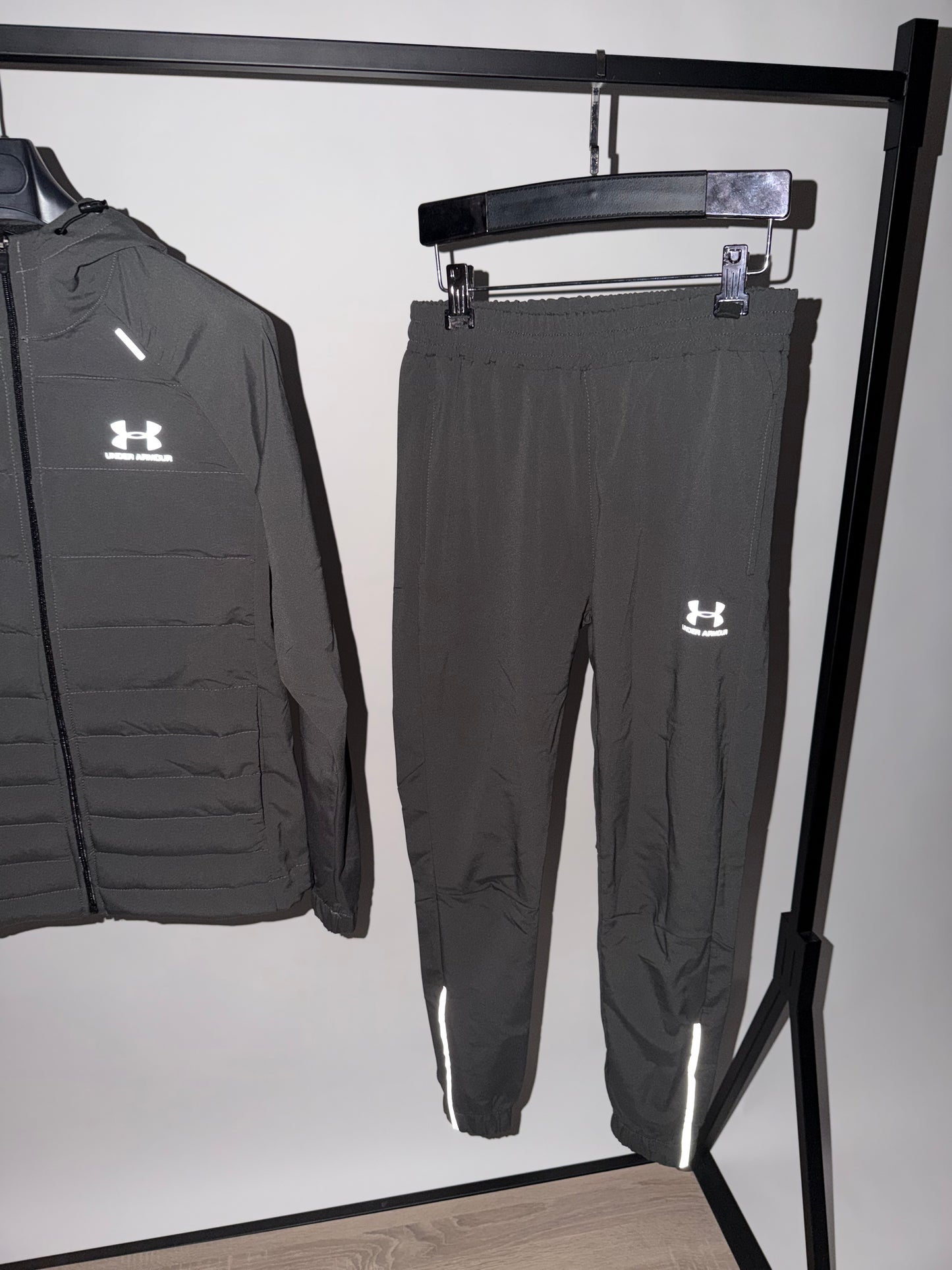UNDER ARMOUR GREY 😍