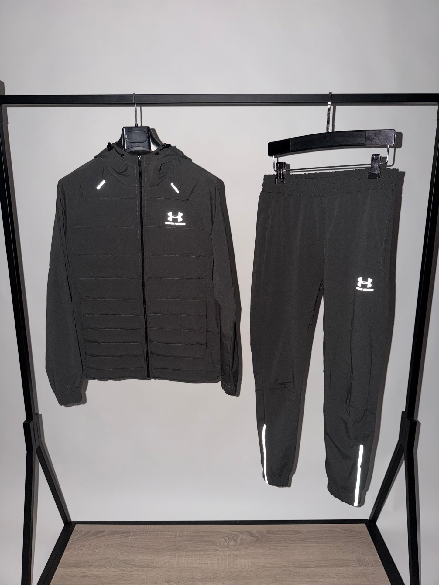 UNDER ARMOUR GREY 😍