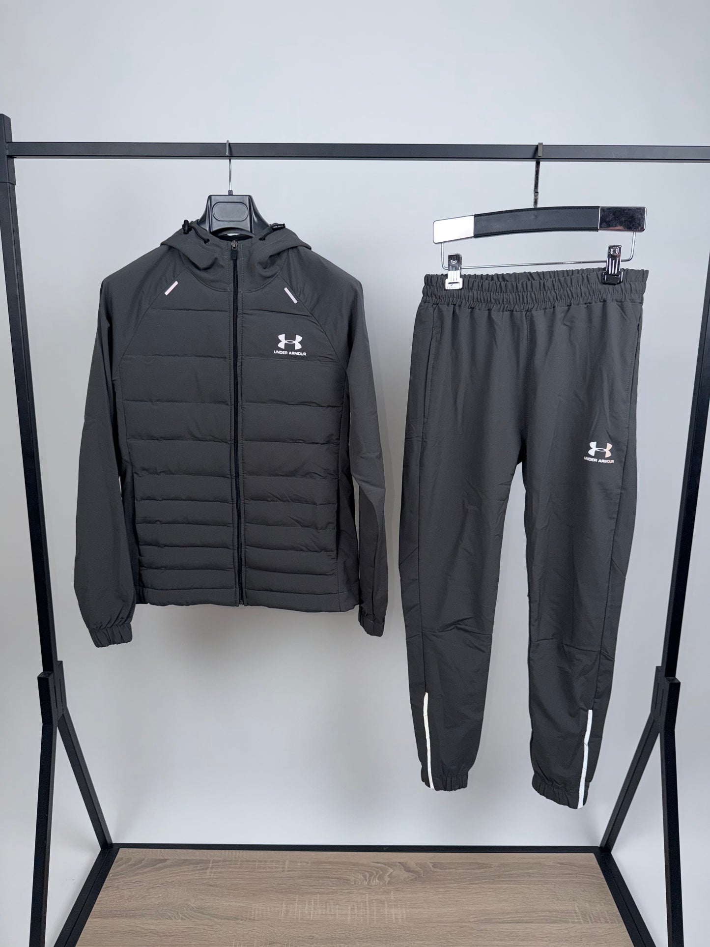 UNDER ARMOUR GREY 😍