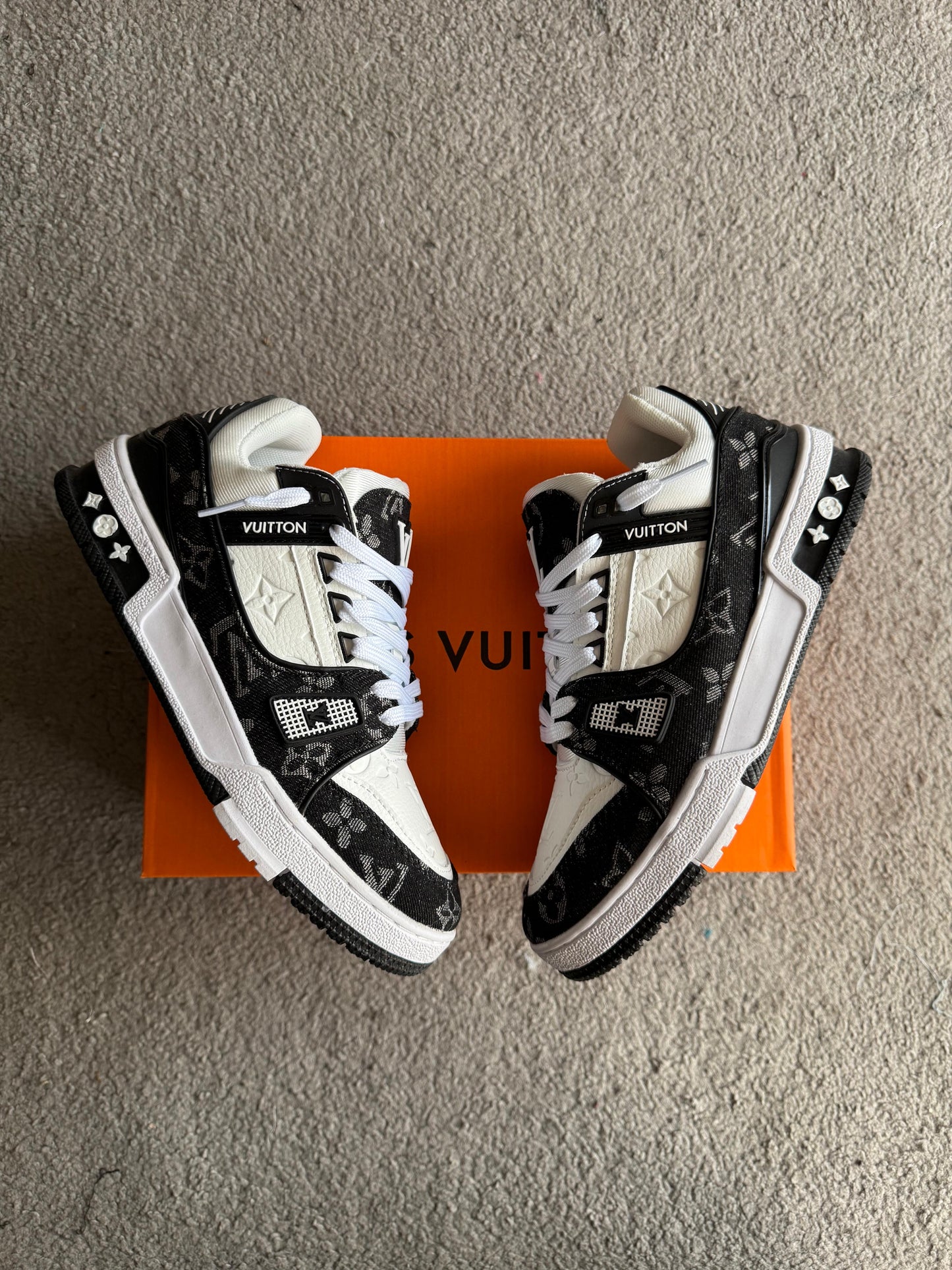 LOUIS VUITTON TRAINER BLACK&WHITE⚫️⚪️