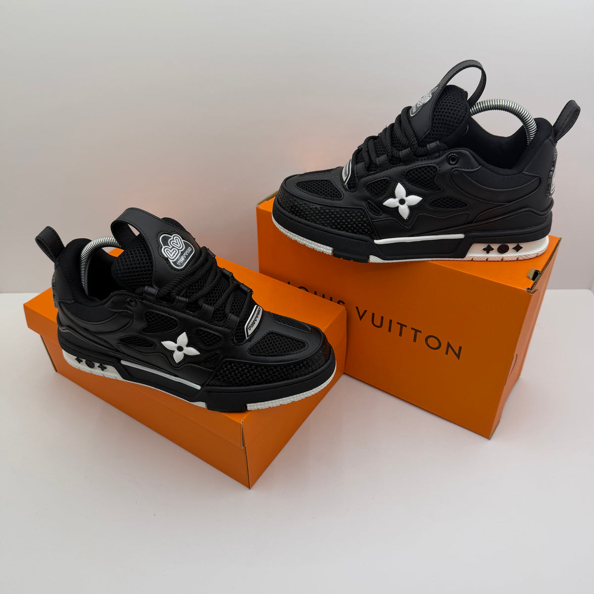 LV SKATE PRETO ⚫️