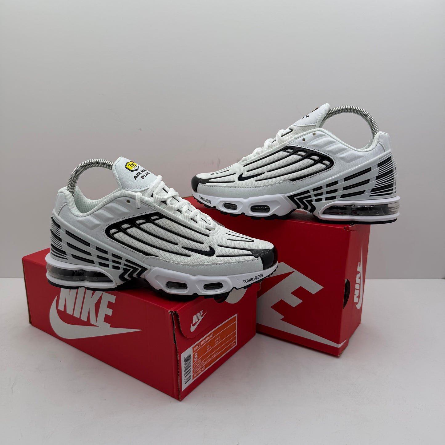 NIKE TUNED BLACK/WHITE