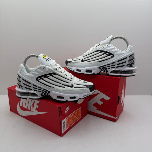 NIKE TUNED BLACK/WHITE