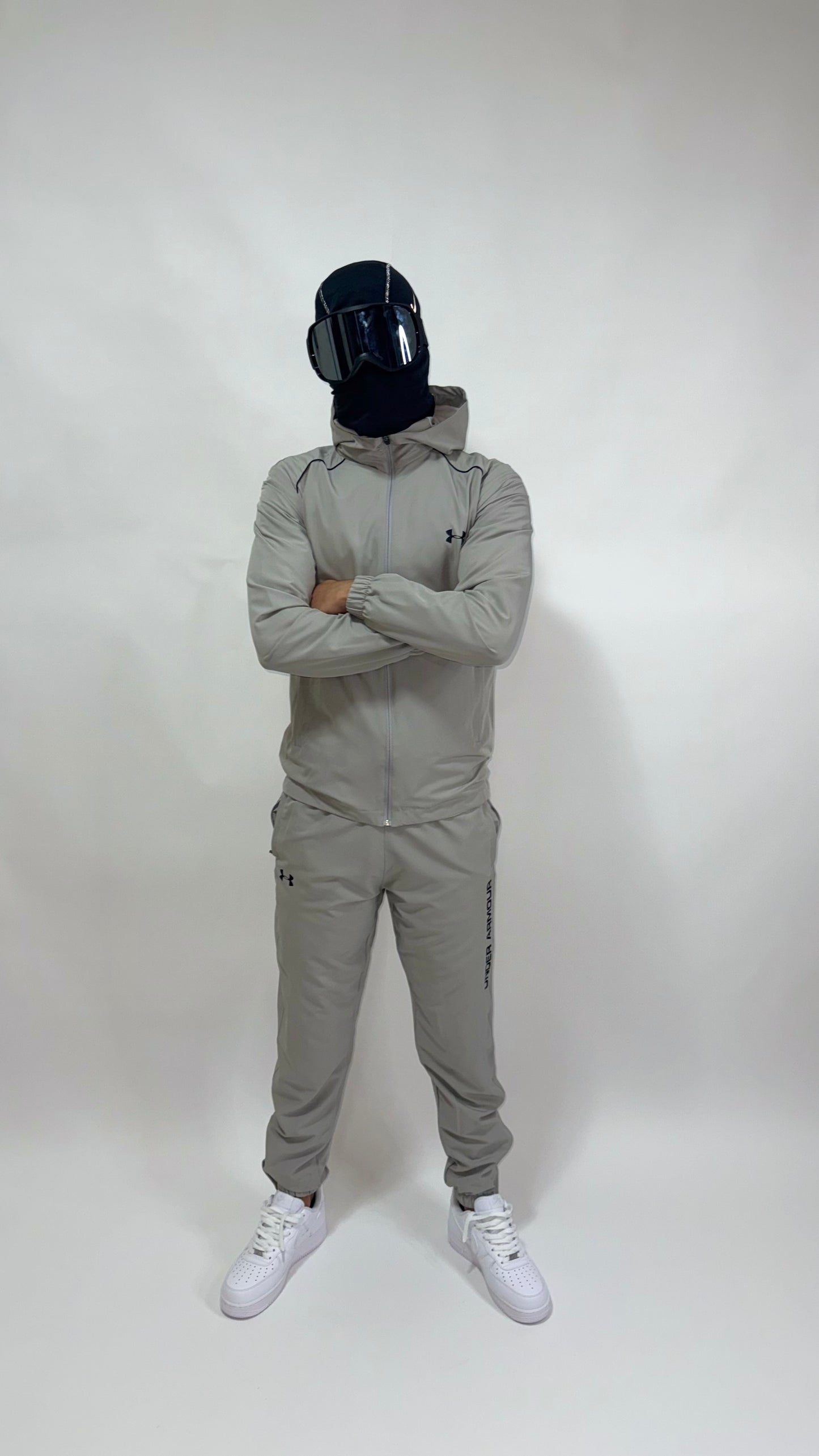 CHANDAL UNDER ARMOUR GREY🌑