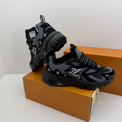 LV TATIC BLACK