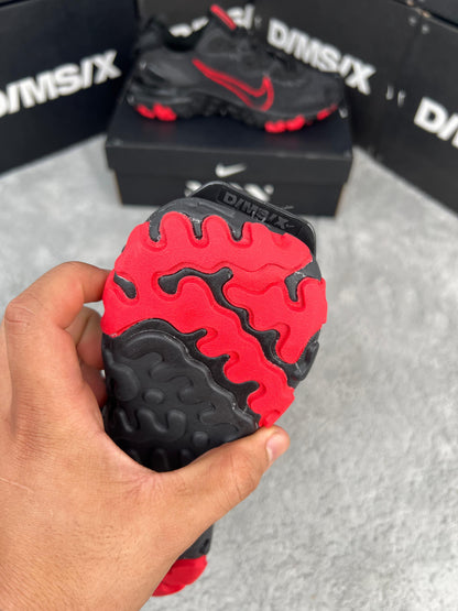 NIKE REACT BLACK/RED⚫️🔴