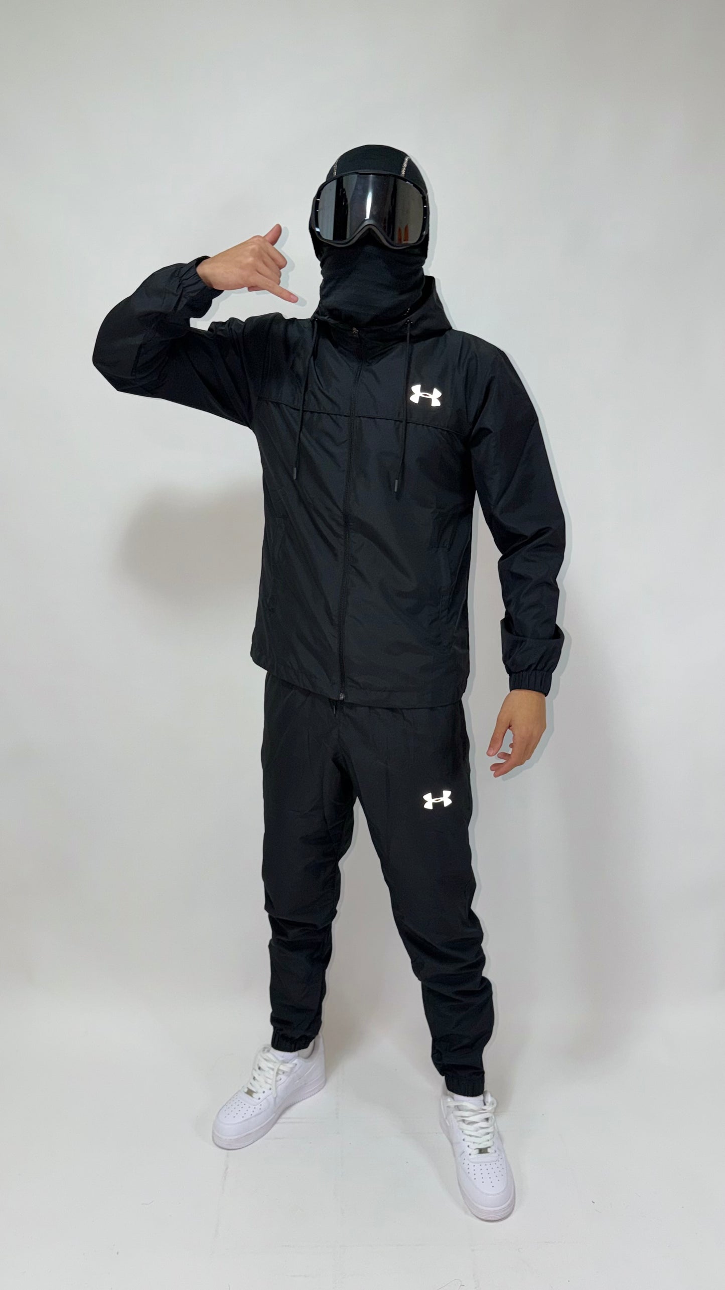 UNDER ARMOUR BLACK 1