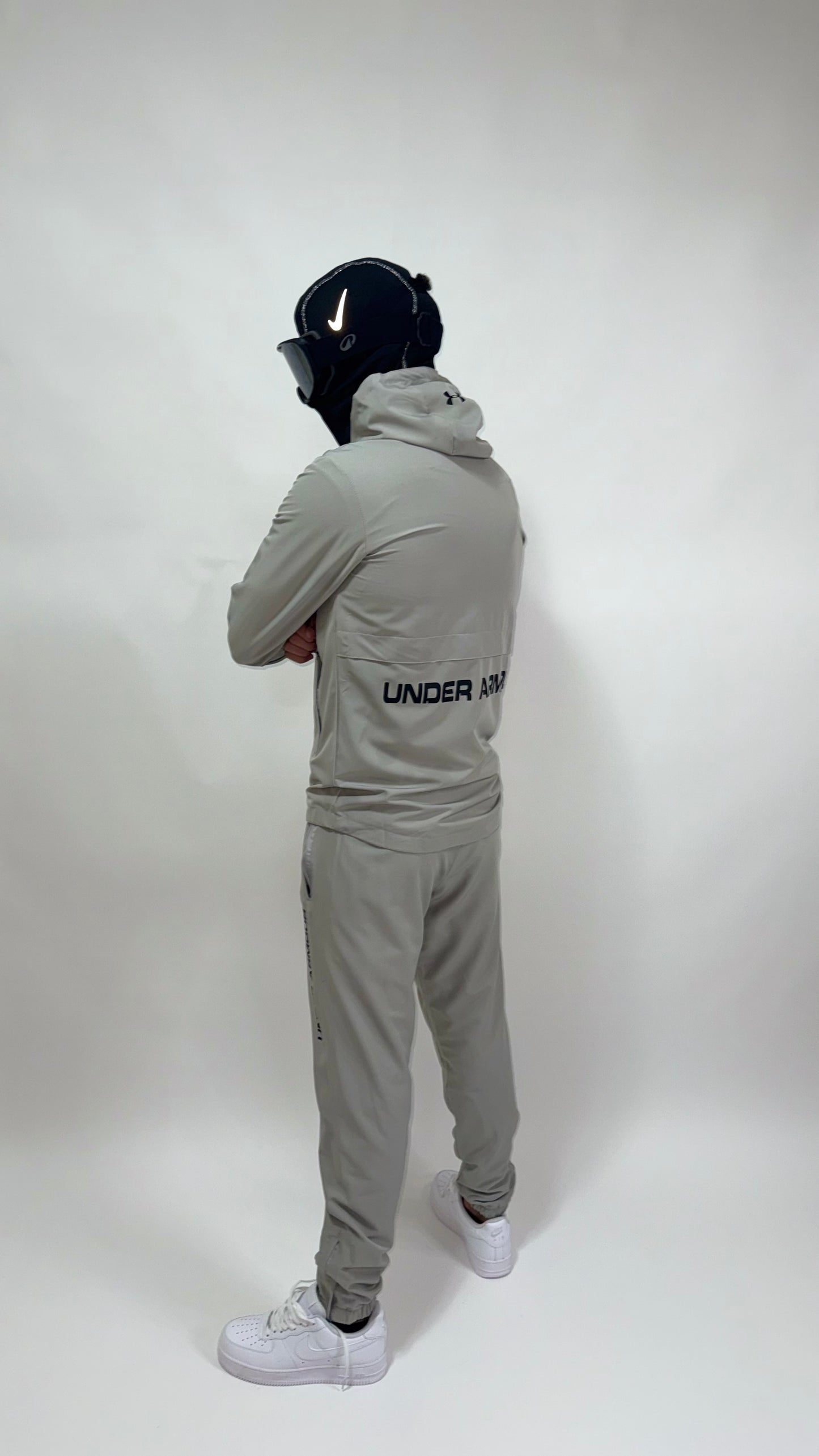 CHANDAL UNDER ARMOUR GREY🌑