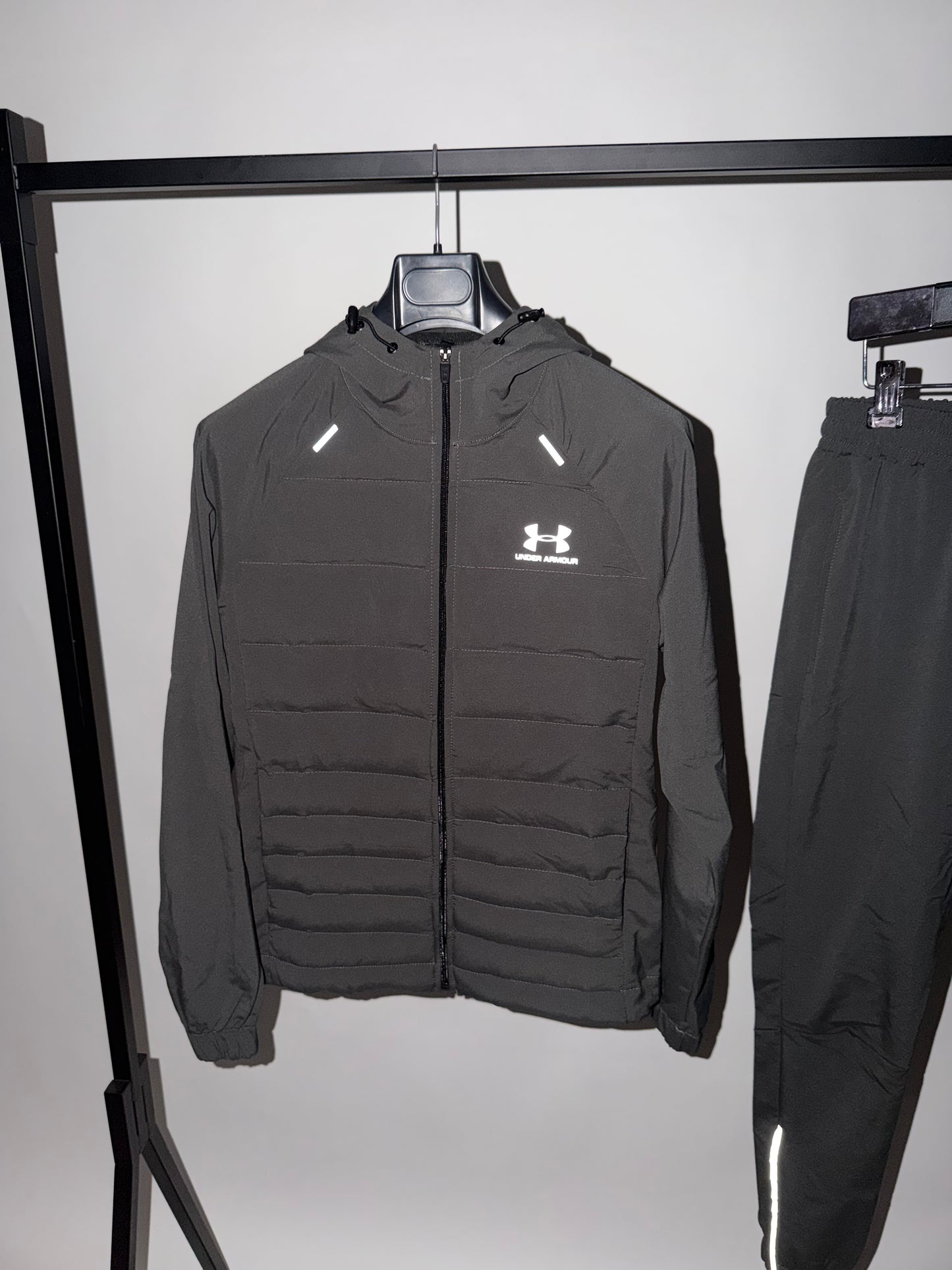 UNDER ARMOUR GREY 😍