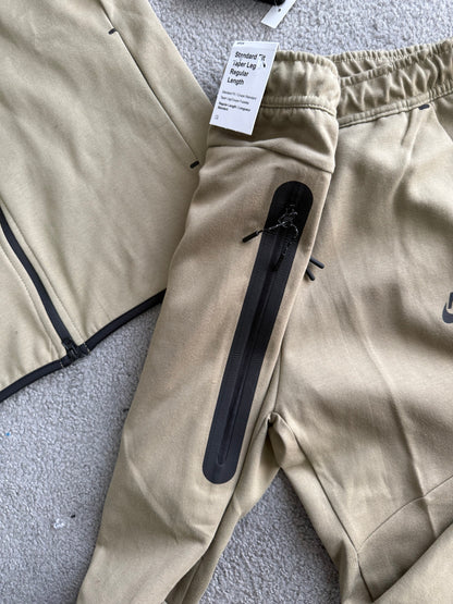 CHÁNDAL NIKE TECH BEIGE🔥🤯