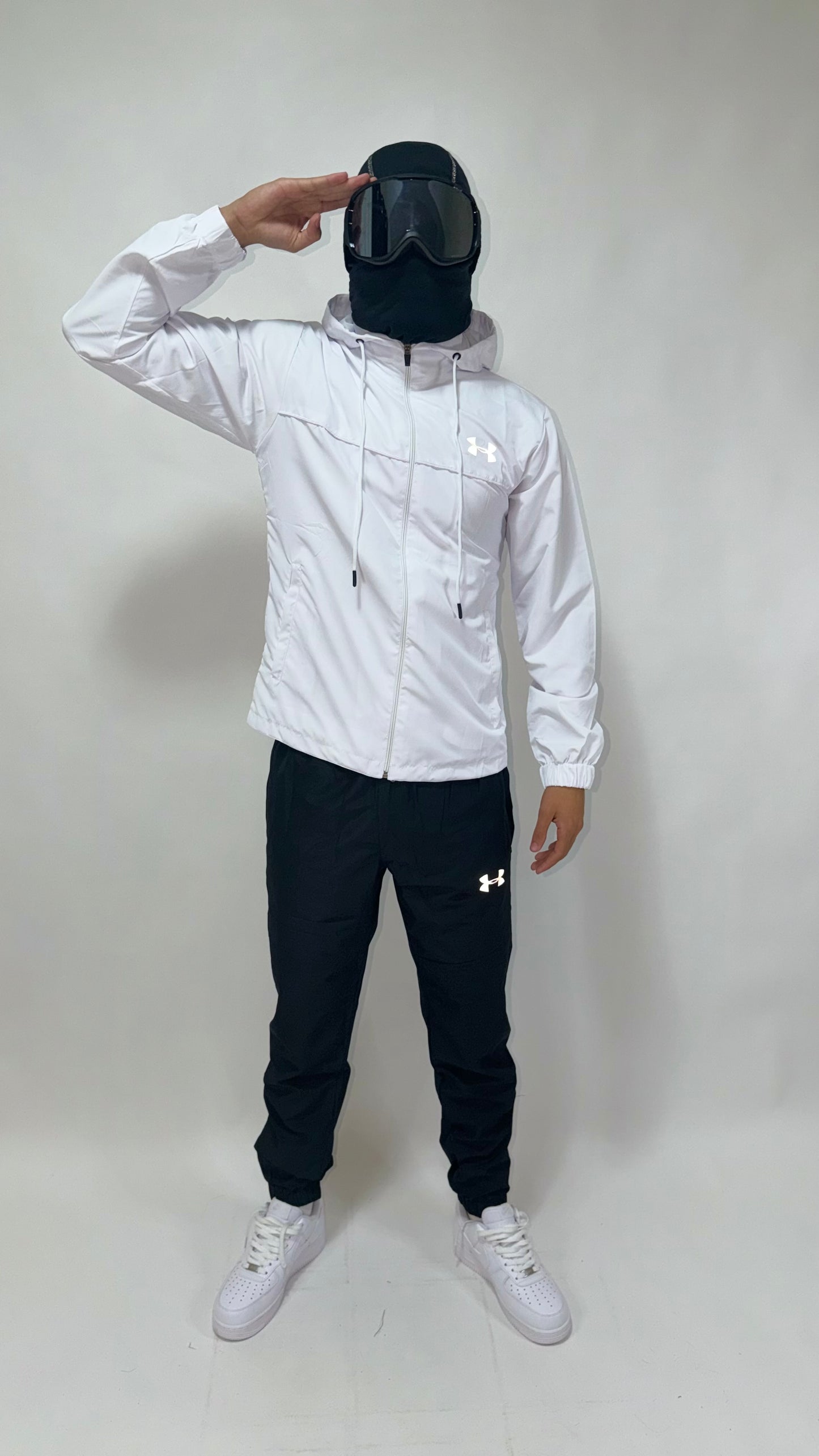 UNDER ARMOUR BLACK/WHITE 1