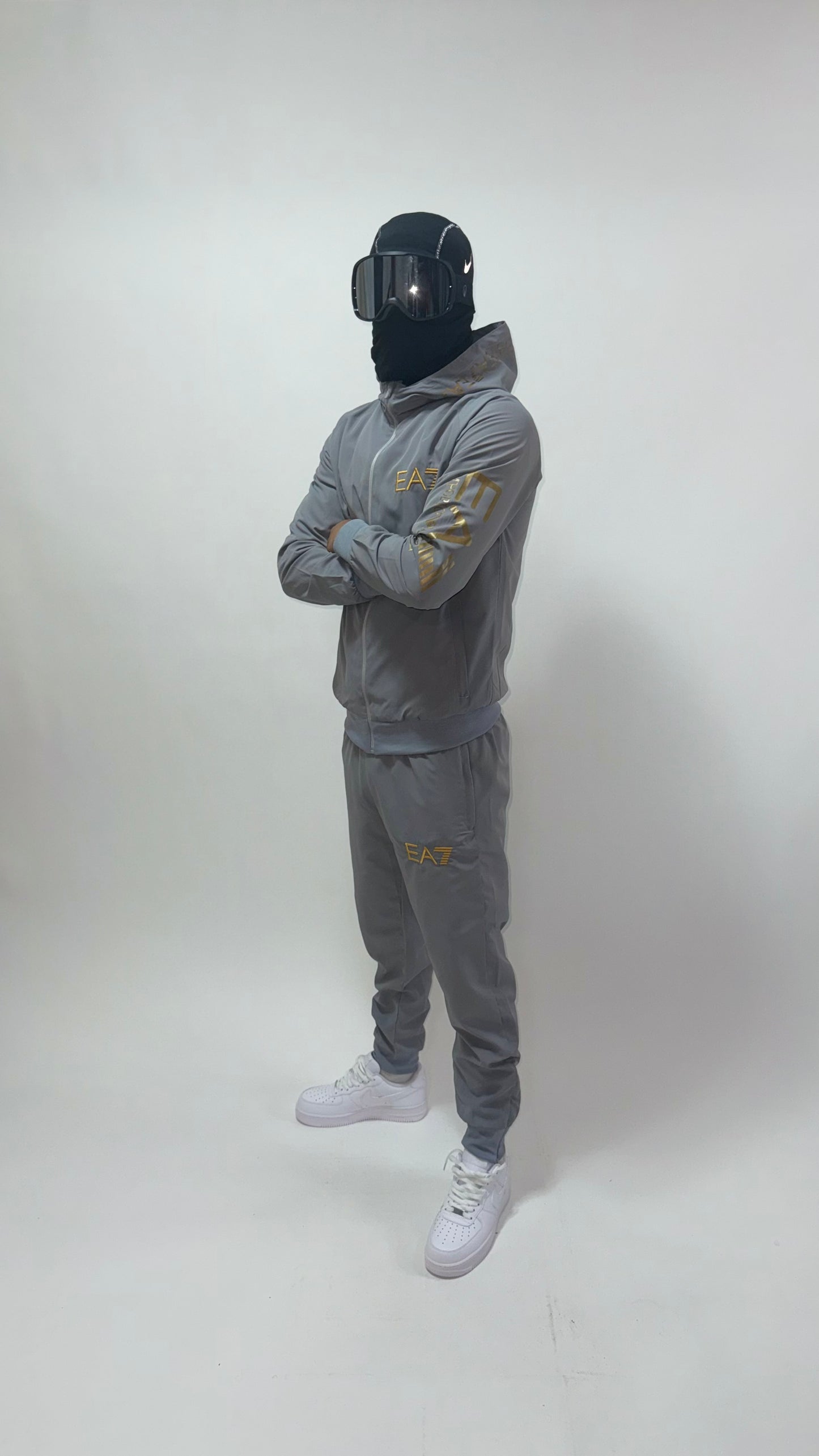 CHANDAL EA7 GREY/GOLD▫️🏆