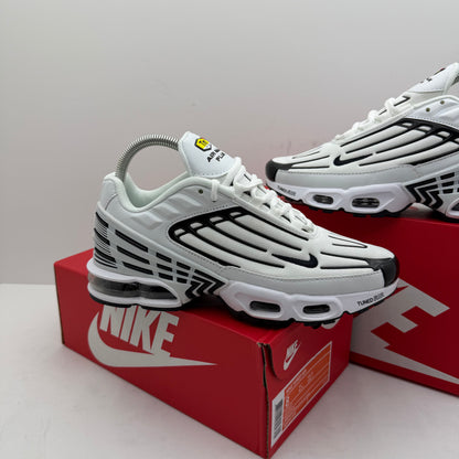 NIKE TUNED BLACK/WHITE