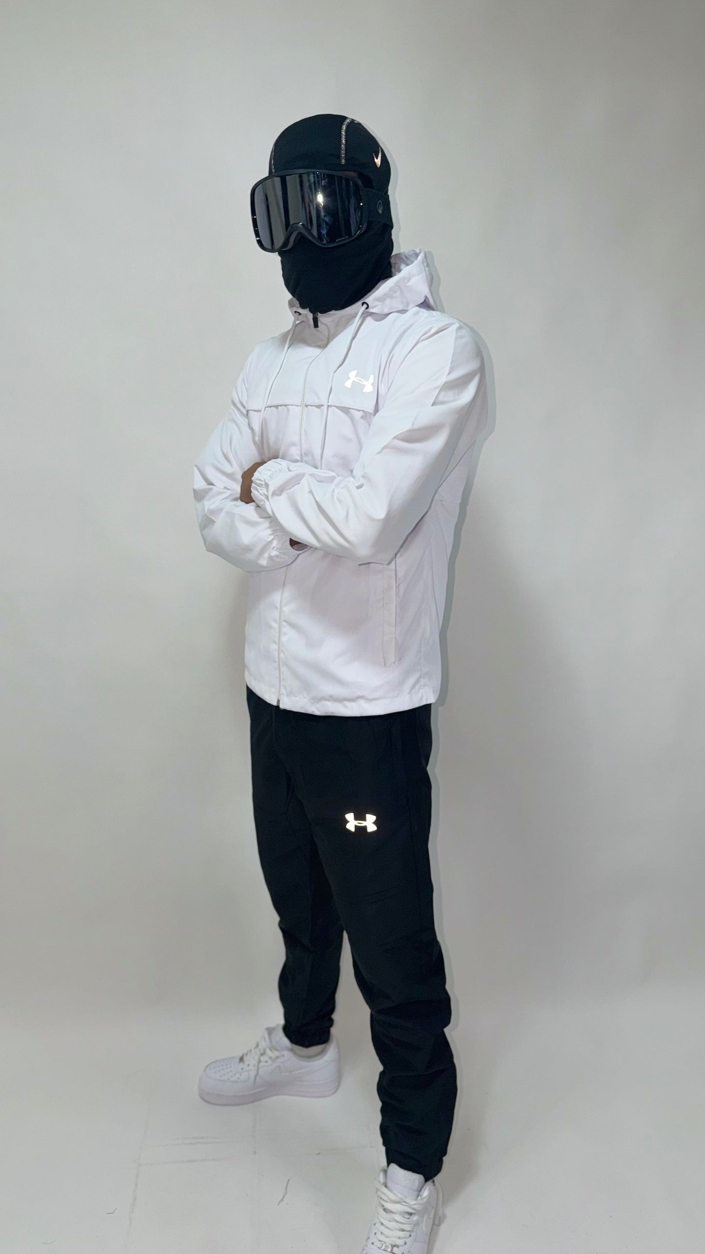 UNDER ARMOUR BLACK/WHITE 1