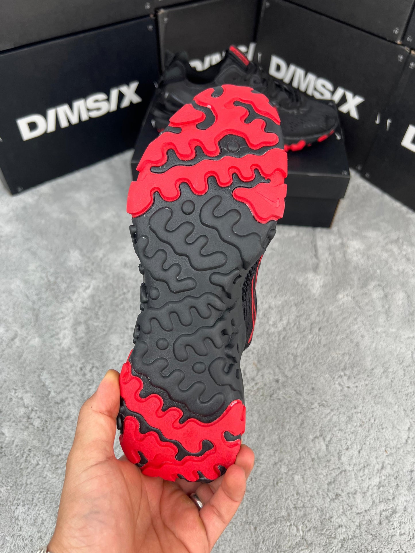 NIKE REACT BLACK/RED⚫️🔴