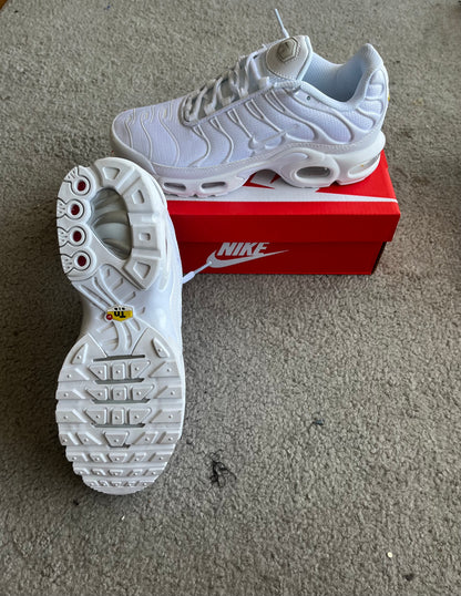 “NIKE TN ALL WHITE⚪️”