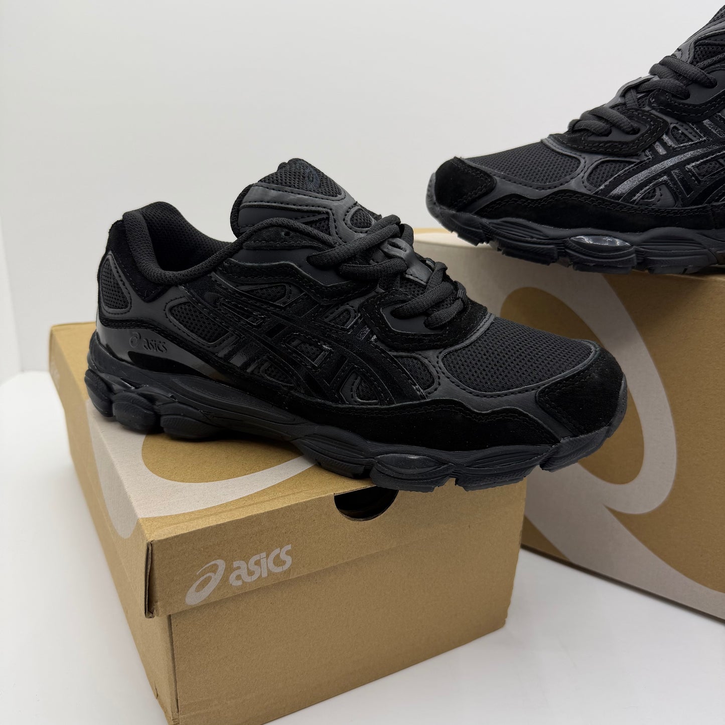 ASICS QUANTUM GEL BLACK⚫️