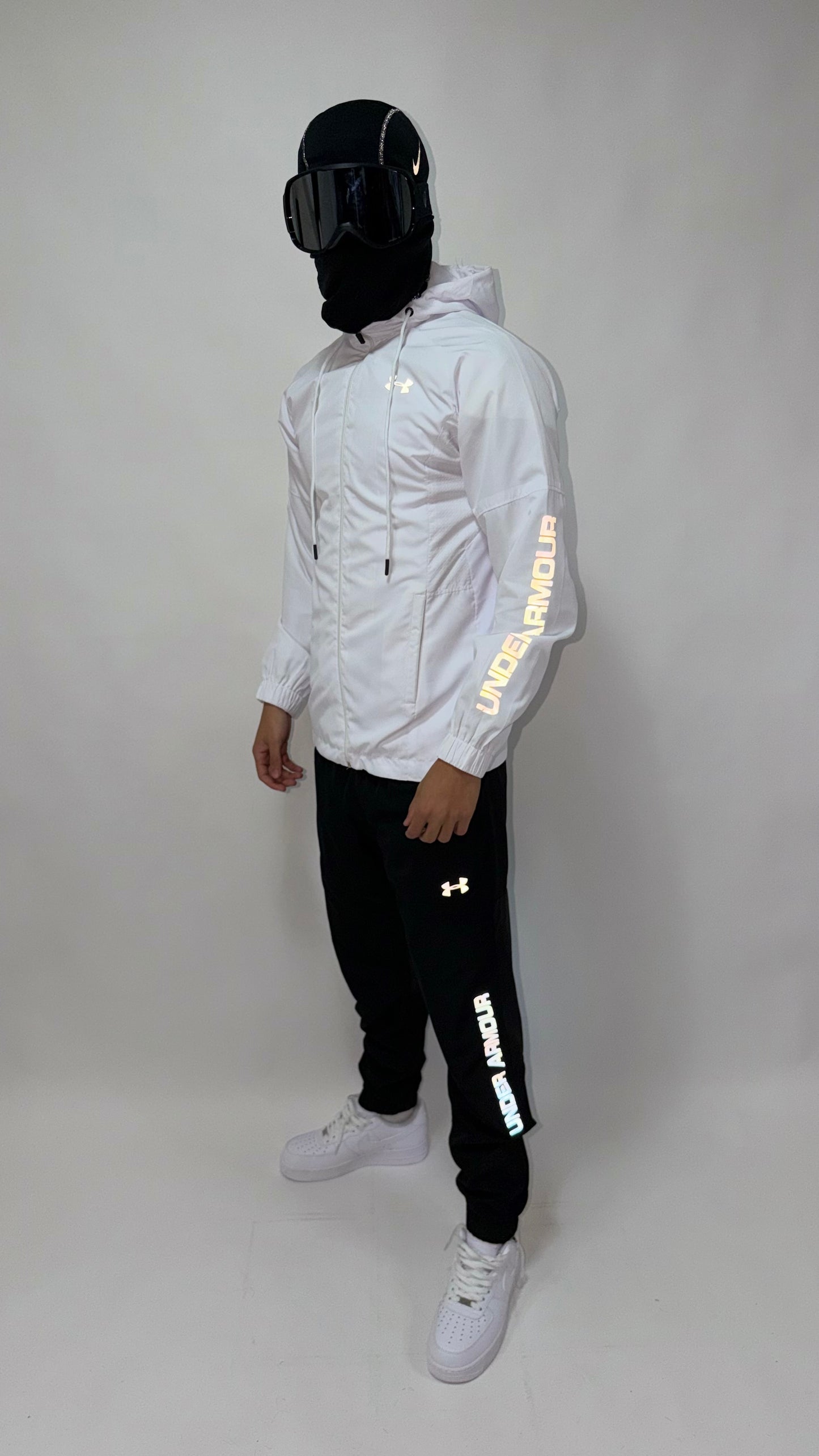 UNDER ARMOUR BLACK/WHITE 2