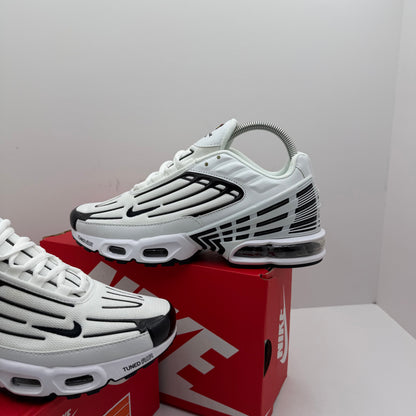 NIKE TUNED BLACK/WHITE