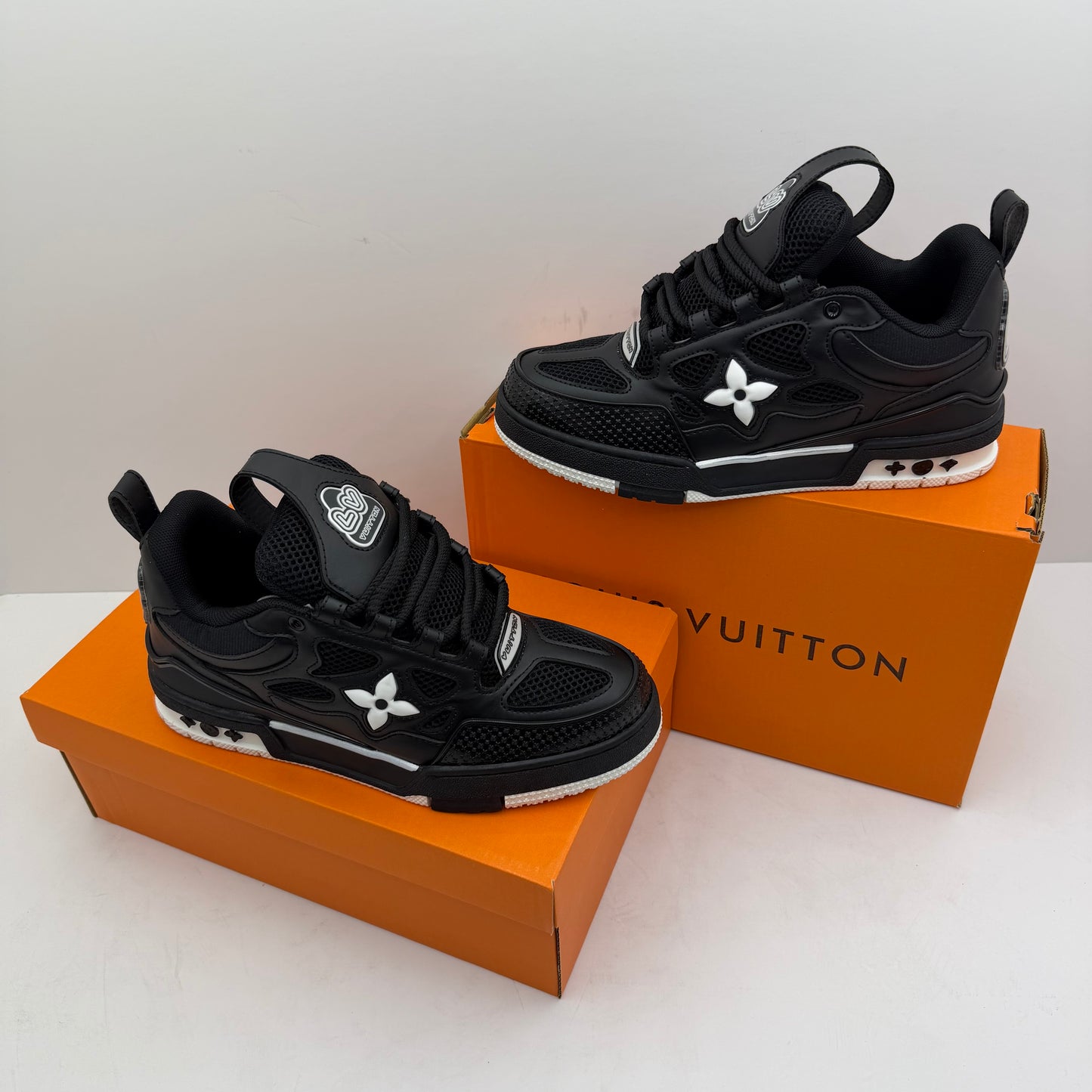 LV SKATE BLACK