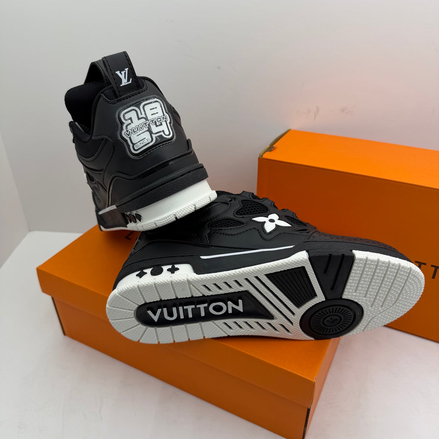 LV SKATE BLACK