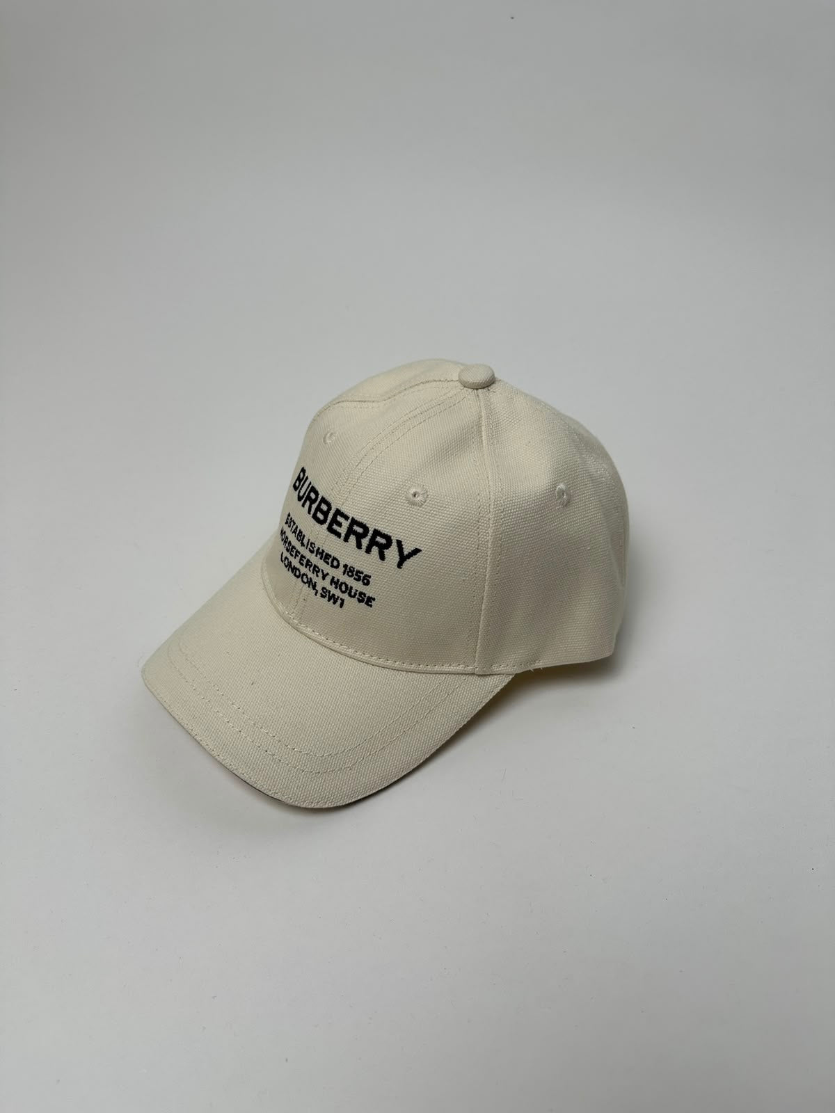 🔥 GORRA BURBERRY HORSEFERRY BEIGE ✅ CALIDAD PREMIUM ‼️ UNIDADES LIMITADAS