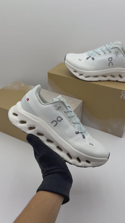 ON CLOUDTILT WHITE⚪️