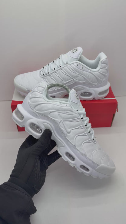 “NIKE TN ALL WHITE⚪️”