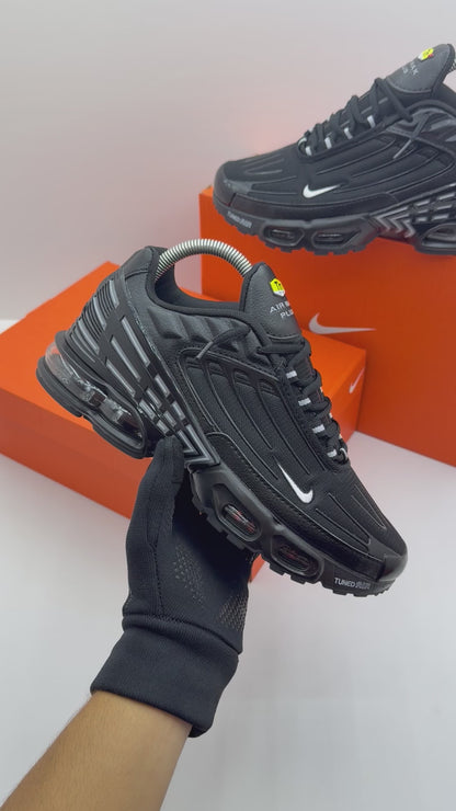 NIKE TUNED BLACK/SILVER⚫️🪙